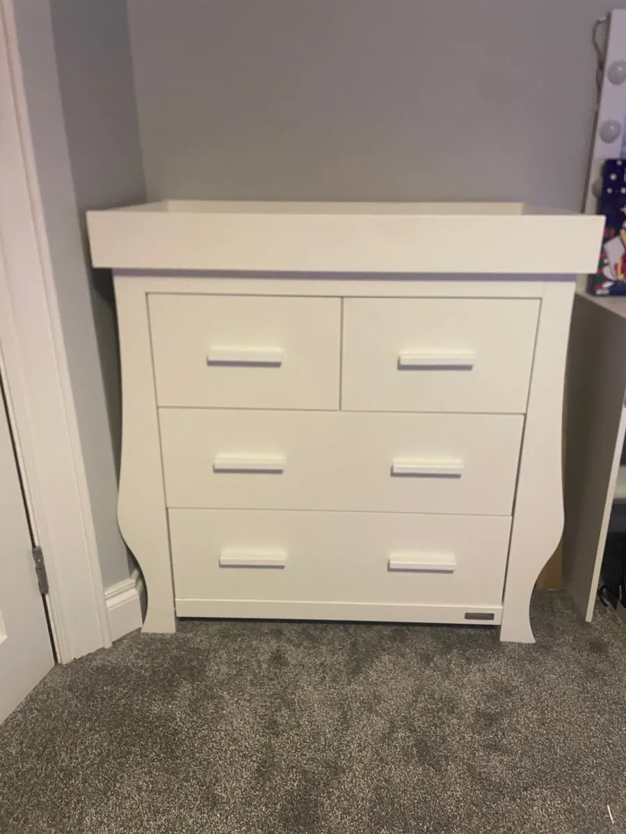 White chest of drawers with changing unit - Image 2