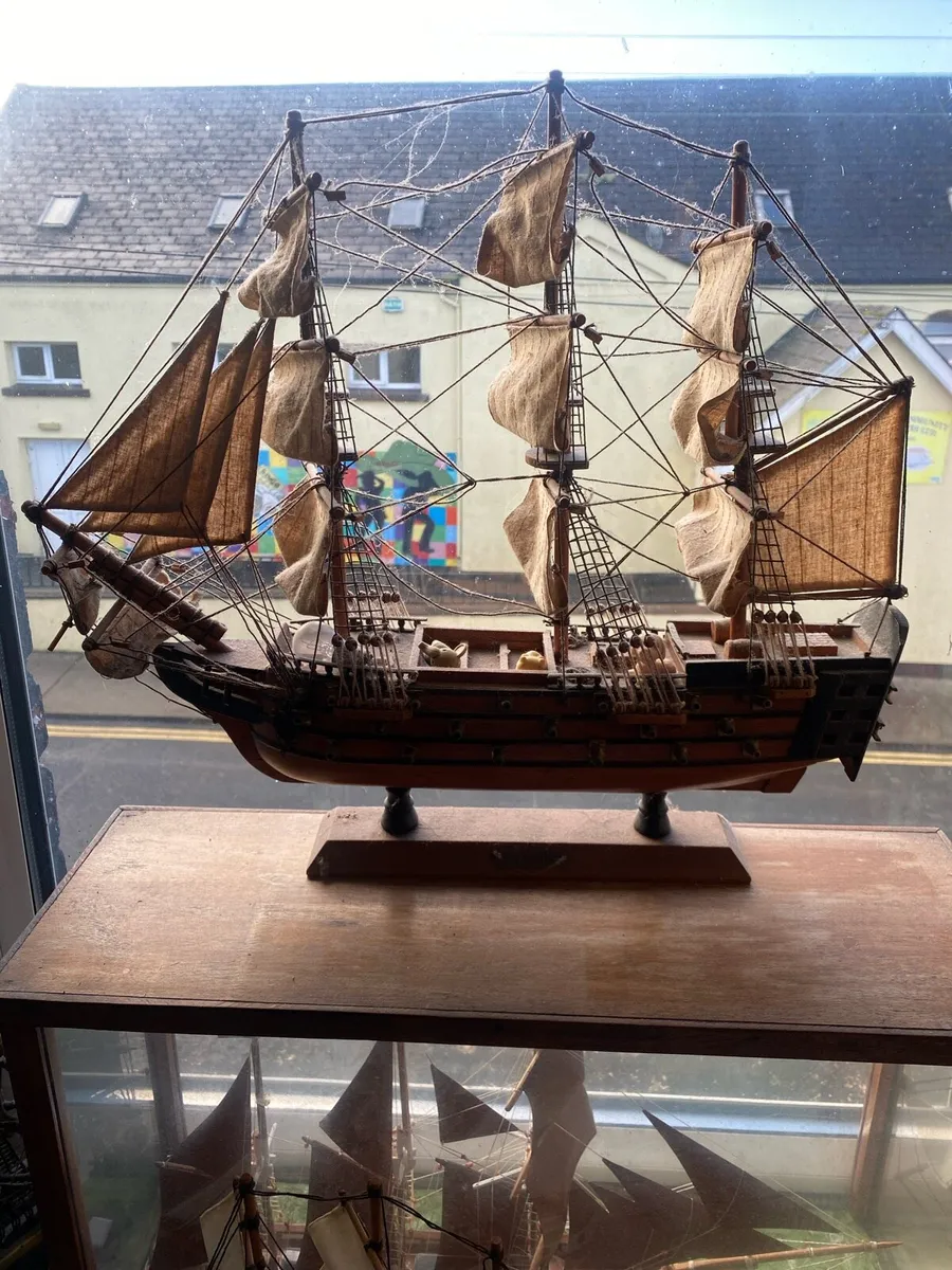 Model ships - Image 1