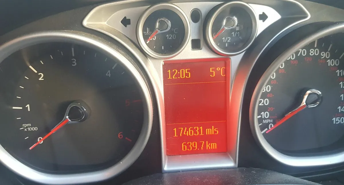 Ford Focus 2011 - FOR SALE AS SEEN - Image 4