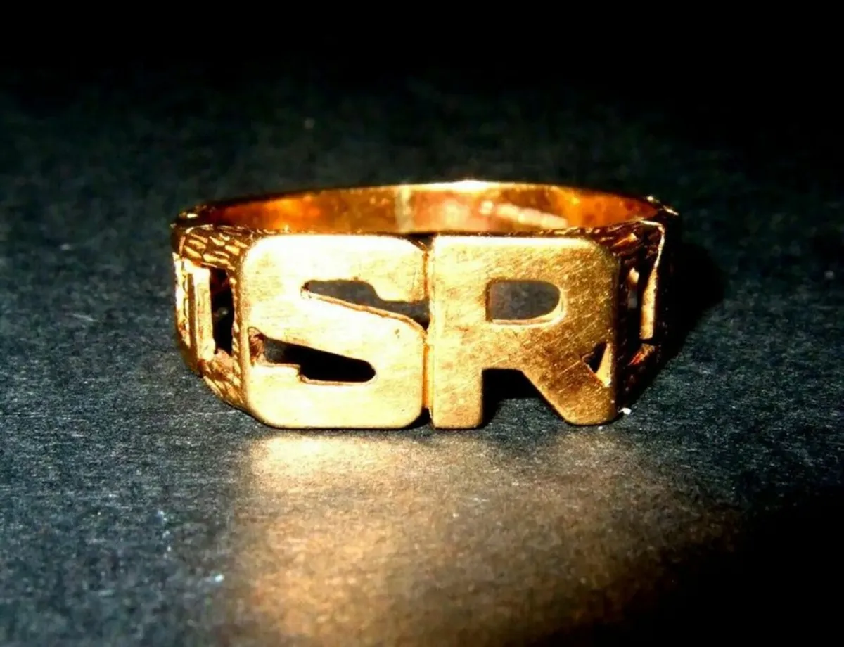 Vintage 9ct Gold 'SR' Signet Ring - Image 1