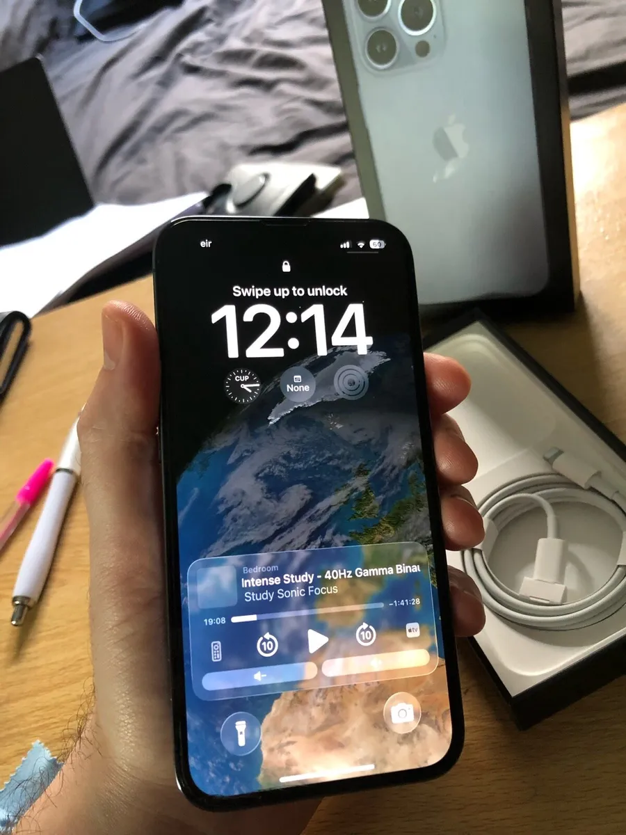 iPhone 13 Pro 256GB  Sierra Blue Unlocked - Image 2