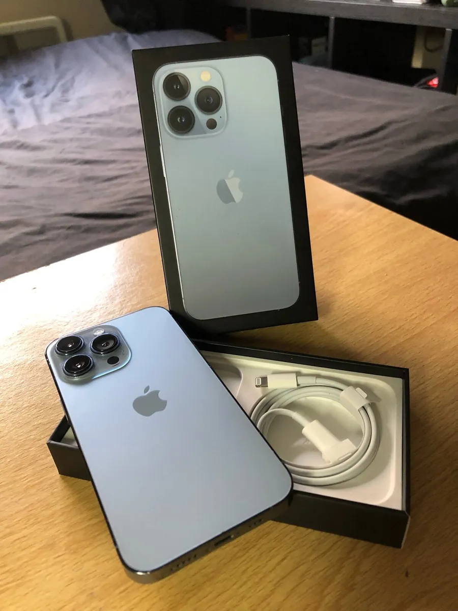 iPhone 13 Pro 256GB  Sierra Blue Unlocked - Image 3