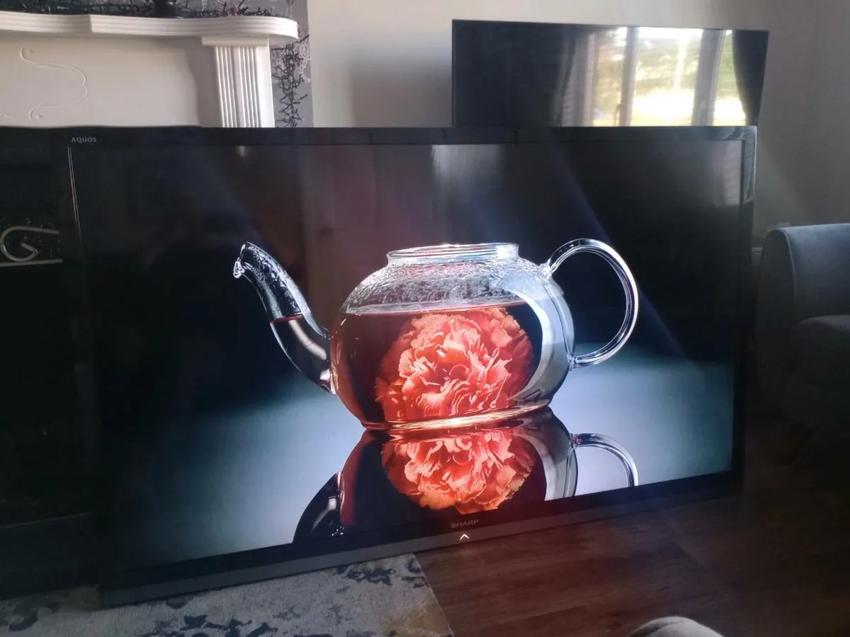 Sharp 70" full HD TV NOT SMART LC-LE747E - Image 4