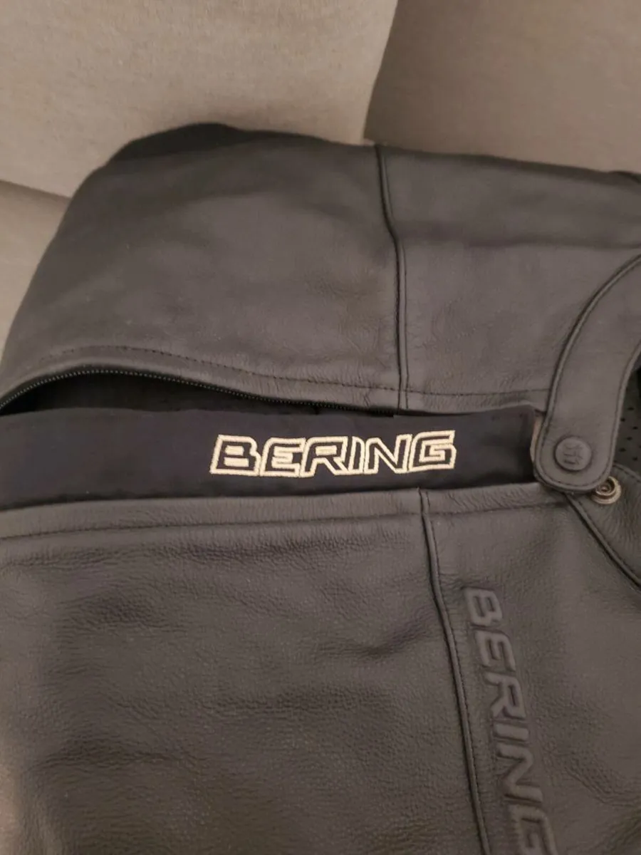 Ladies bering small leather biker jacket - Image 3