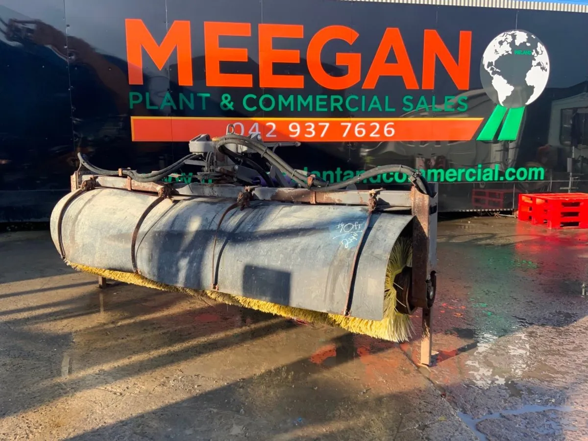 10ft ROAD SWEEPER....LOADING SHOVEL..... - Image 1