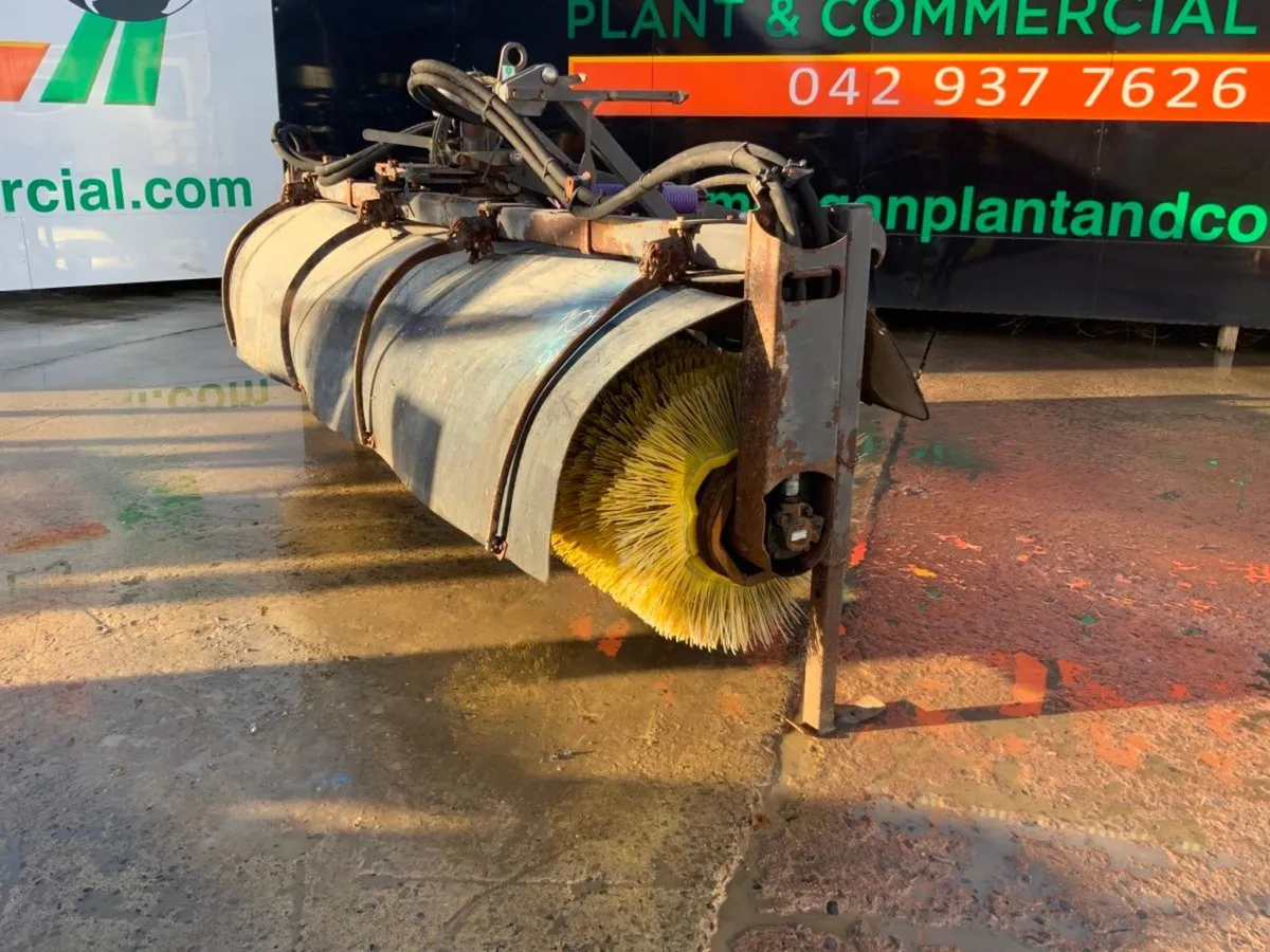 10ft ROAD SWEEPER....LOADING SHOVEL..... - Image 2