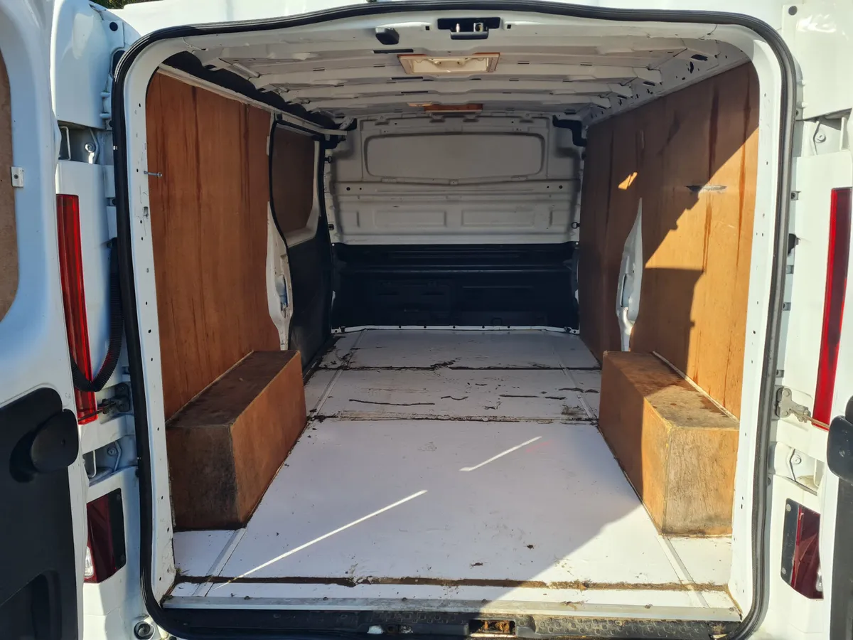 Renault trafic lwb 2021 - Image 2