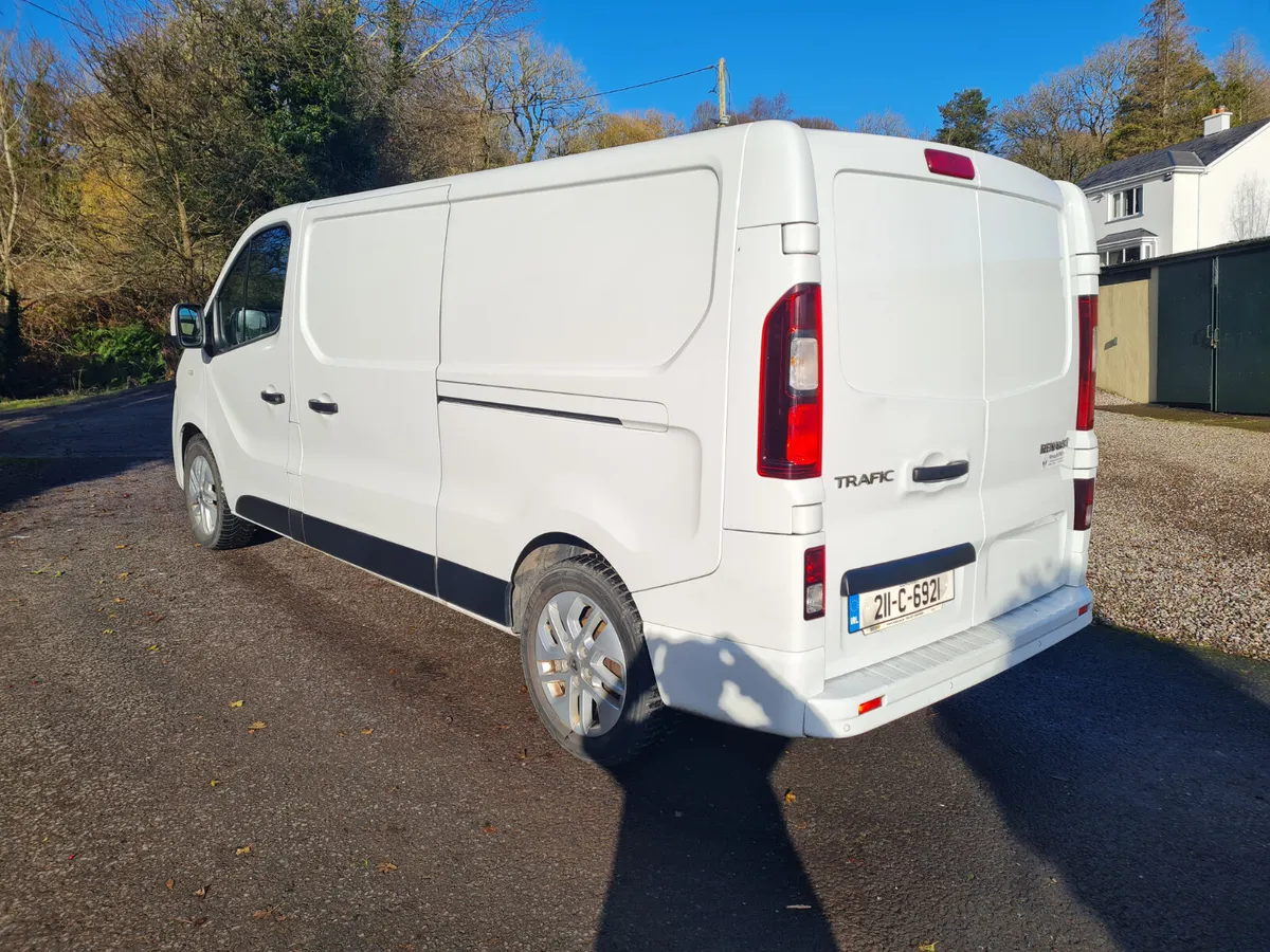 Renault trafic lwb 2021 - Image 4