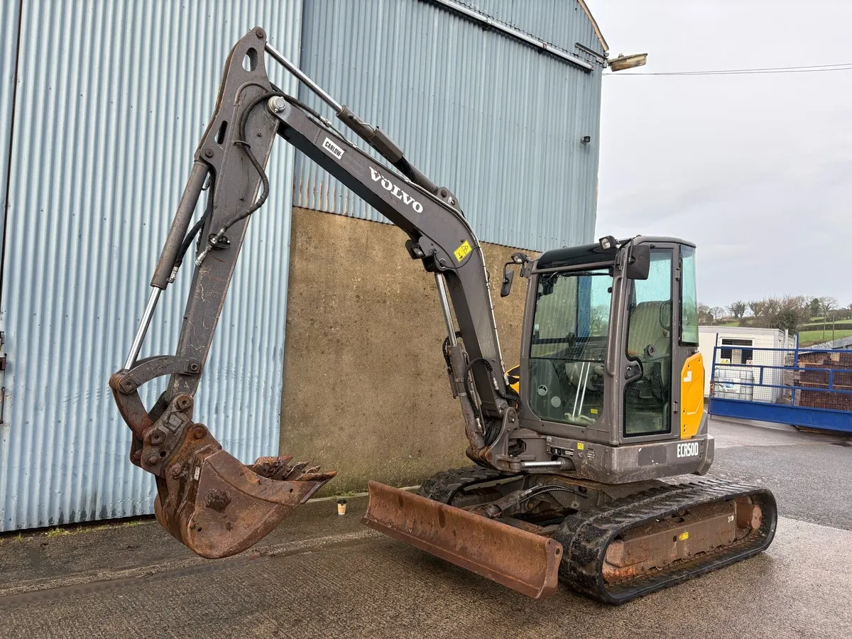 2017 Volvo ECR 50 D 5 Tonne Mini Digger - Image 1
