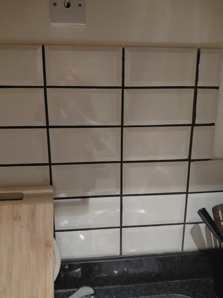 Cream metro subway tiles - Image 1