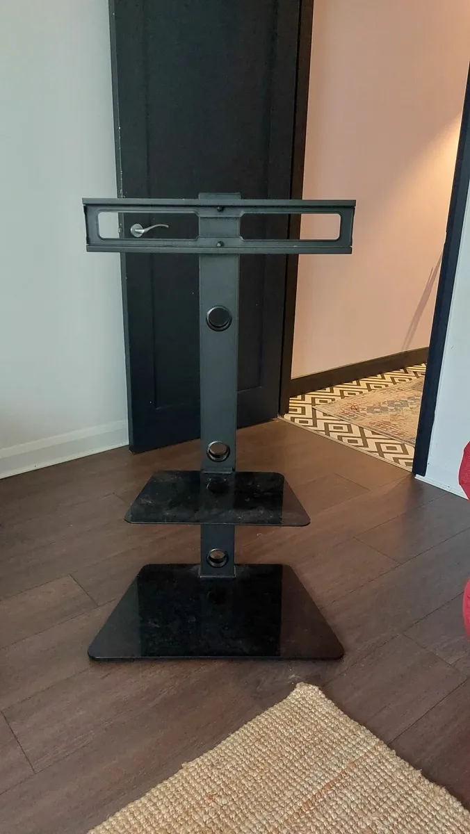 Free Tv stand