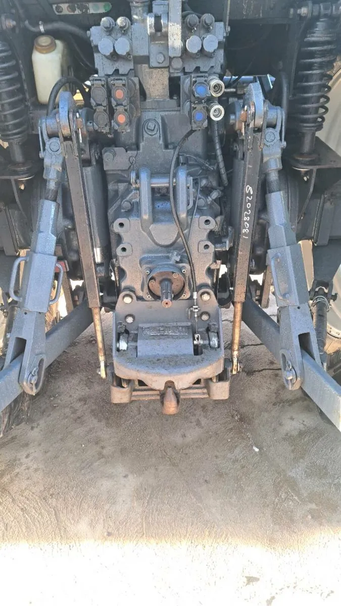 New Holland TM165 - Image 4