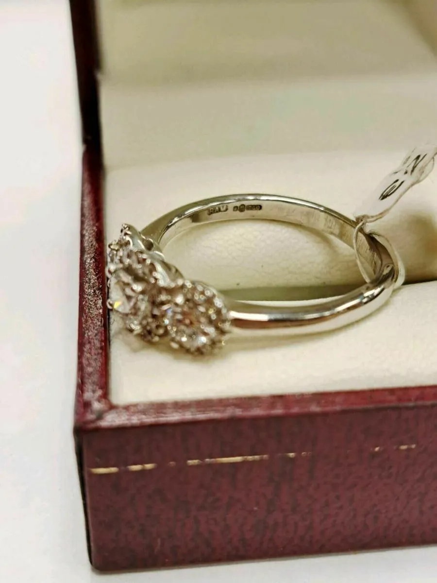 18K White Gold Diamond Ring 18CT - Image 2