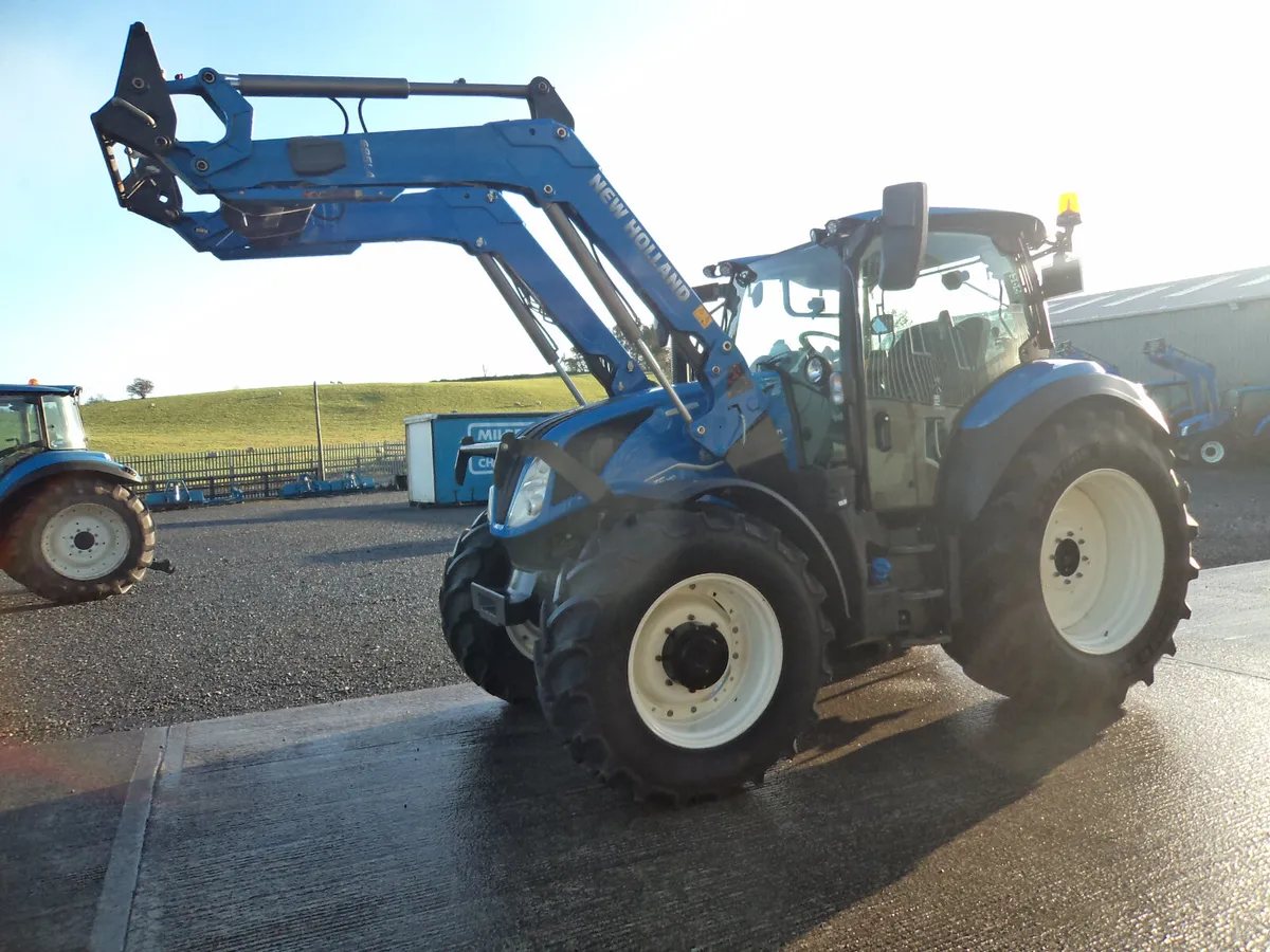 2023 New Holland T5.140 DCT - Image 4