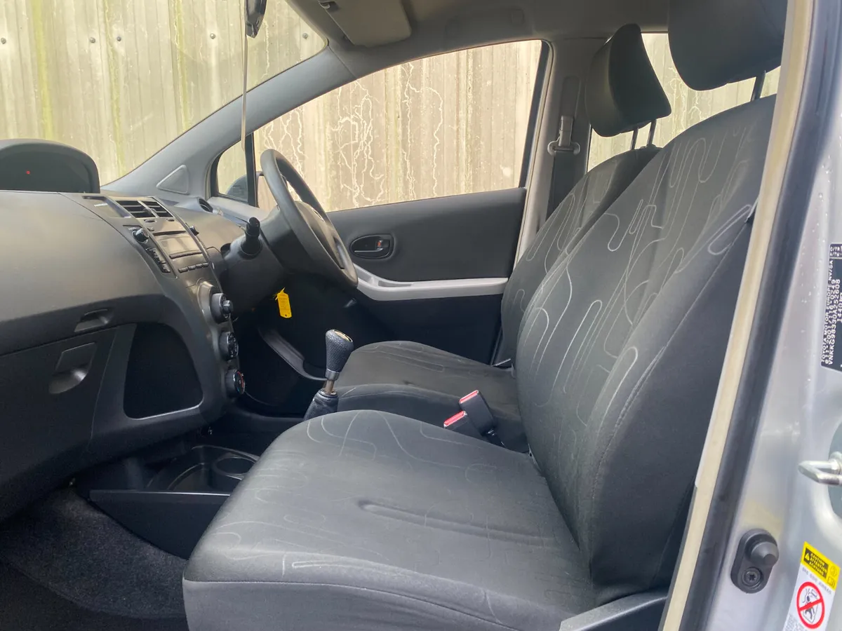 Toyota Yaris 2010///NEW ARRIVAL/// - Image 4