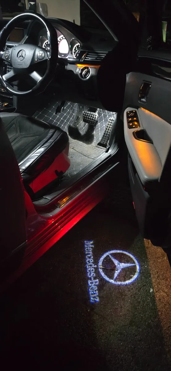 Mercedes-Benz E-Class 2010 - Image 4