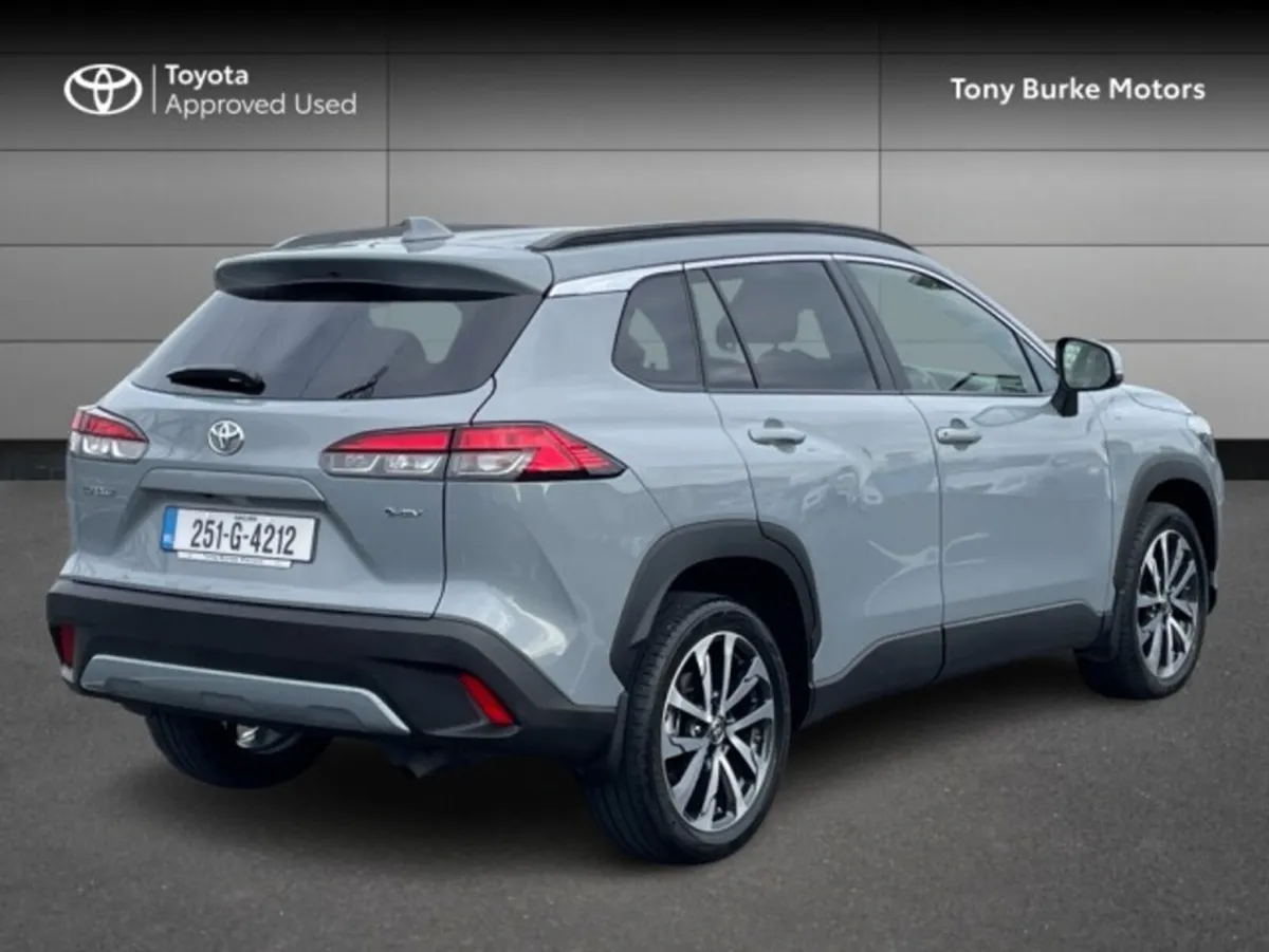 Toyota Corolla CROSS - Save EUR 5,000 - LunaSport - Image 2