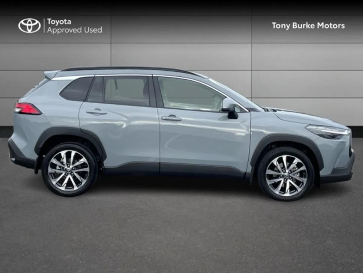 Toyota Corolla CROSS - Save EUR 5,000 - LunaSport - Image 3