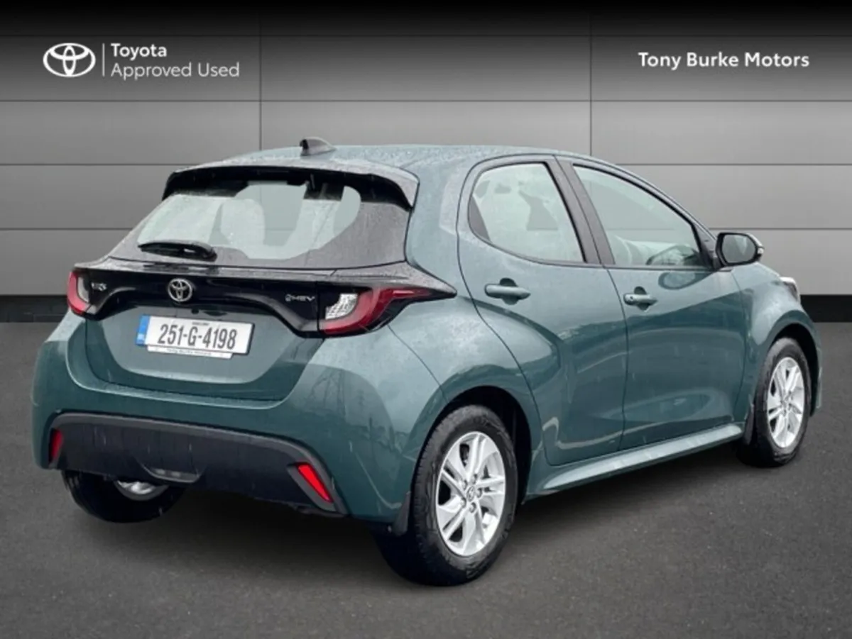 Toyota Yaris - Save EUR 3,000 - Luna - 1.5 Hybrid - Image 2