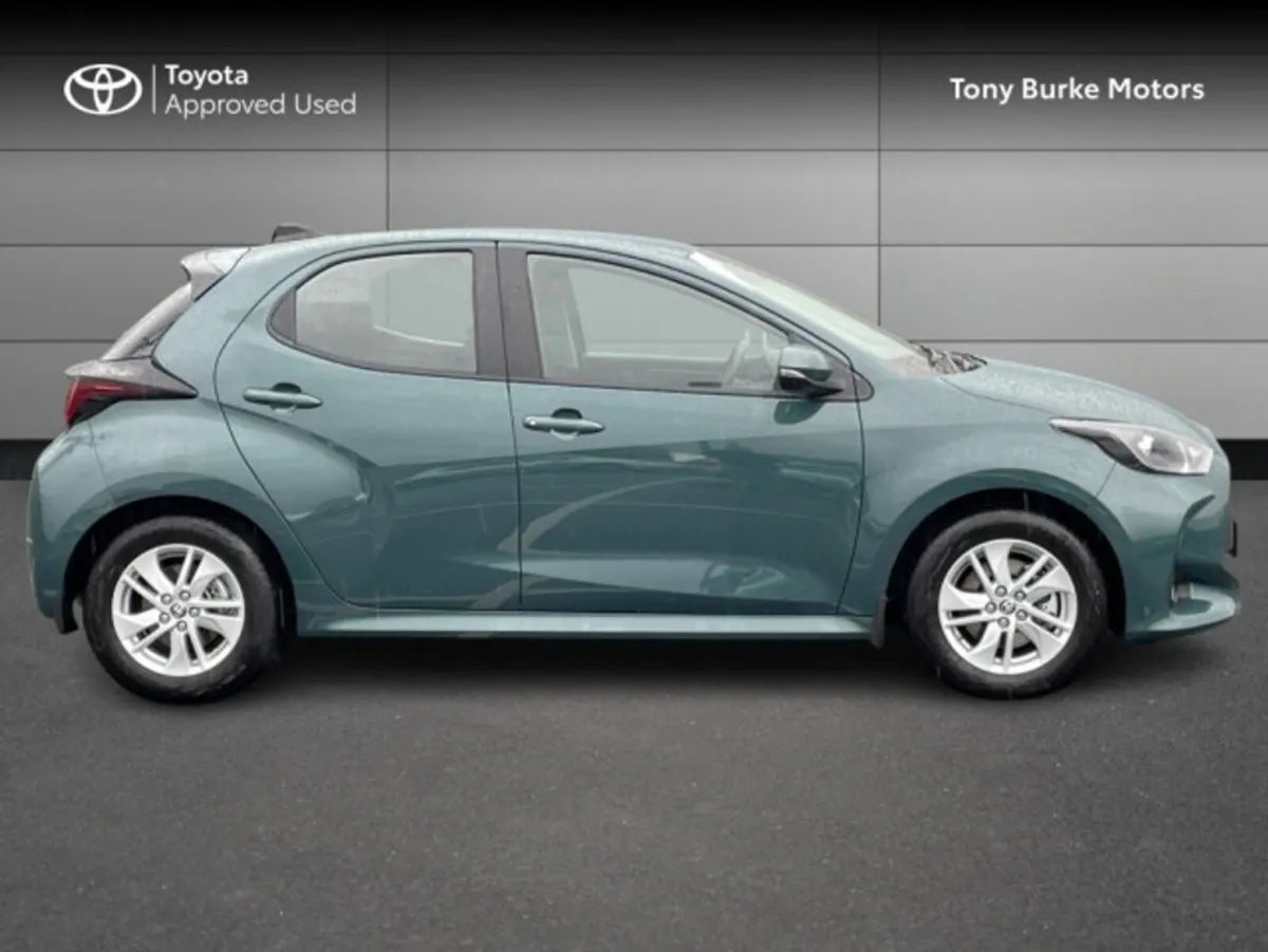 Toyota Yaris - Save EUR 3,000 - Luna - 1.5 Hybrid - Image 3
