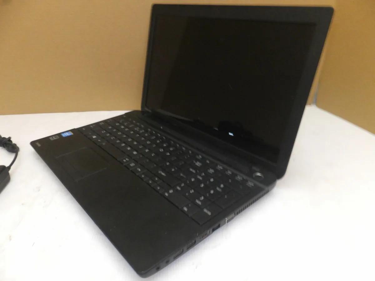 Toshiba laptop - Image 2
