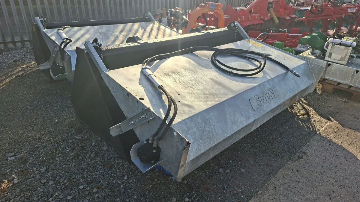 New Suton Bucket Brush IN STOCK - Image 1