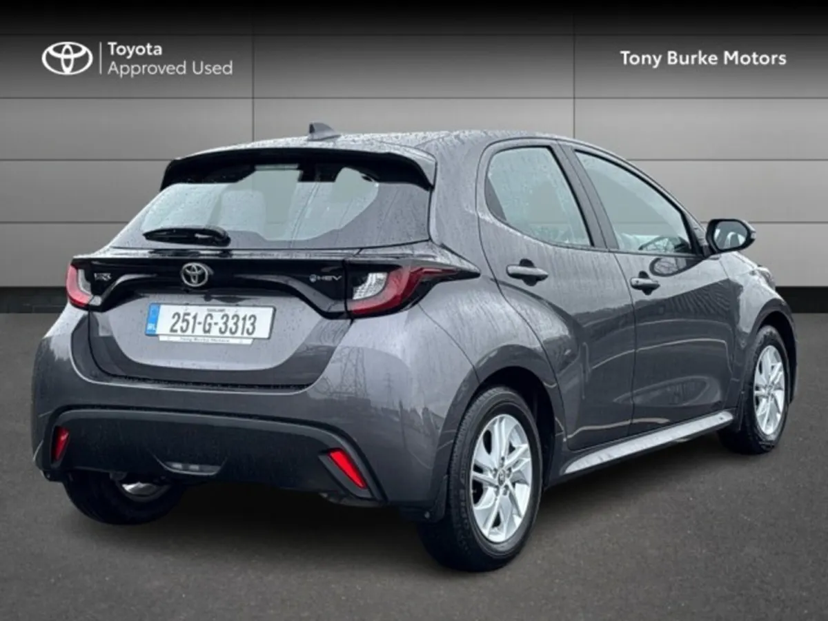 Toyota Yaris - Save EUR 3,000 - Luna - 1.5 Hybrid - Image 2