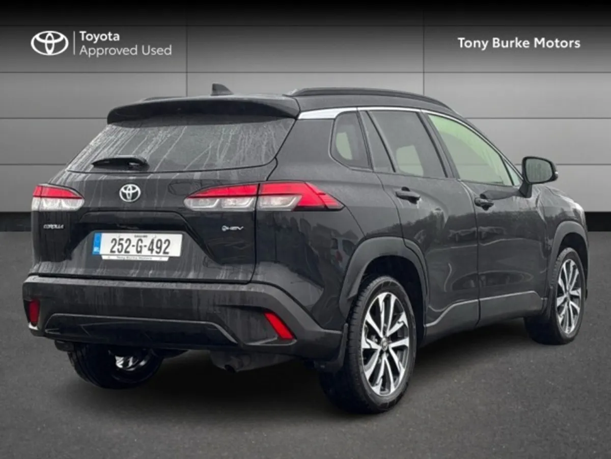 Toyota Corolla CROSS - Save EUR 4,000 - LunaSport - Image 2