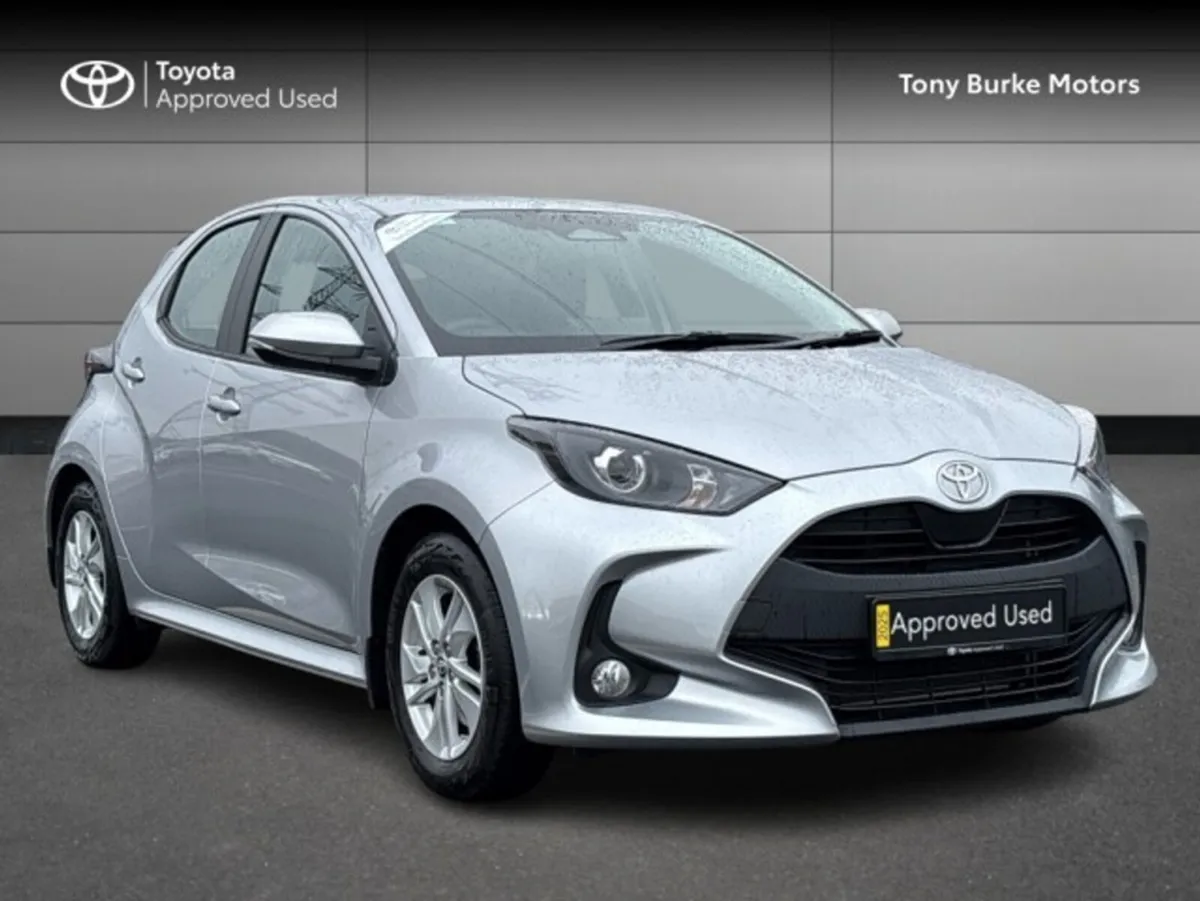 Toyota Yaris - Save EUR 4,000 - Luna - 1.5 Hybrid - Image 1