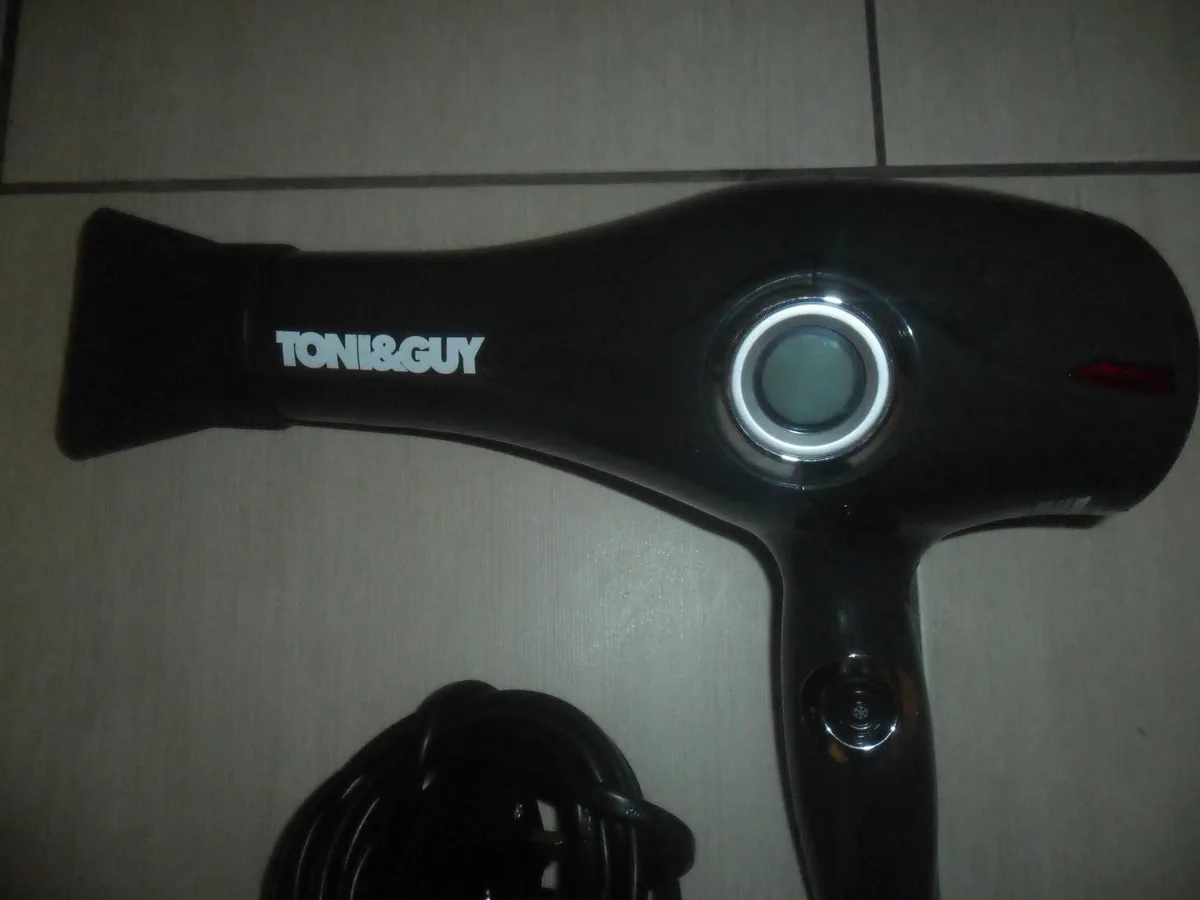 Toni & Guy hair dryer - Image 3