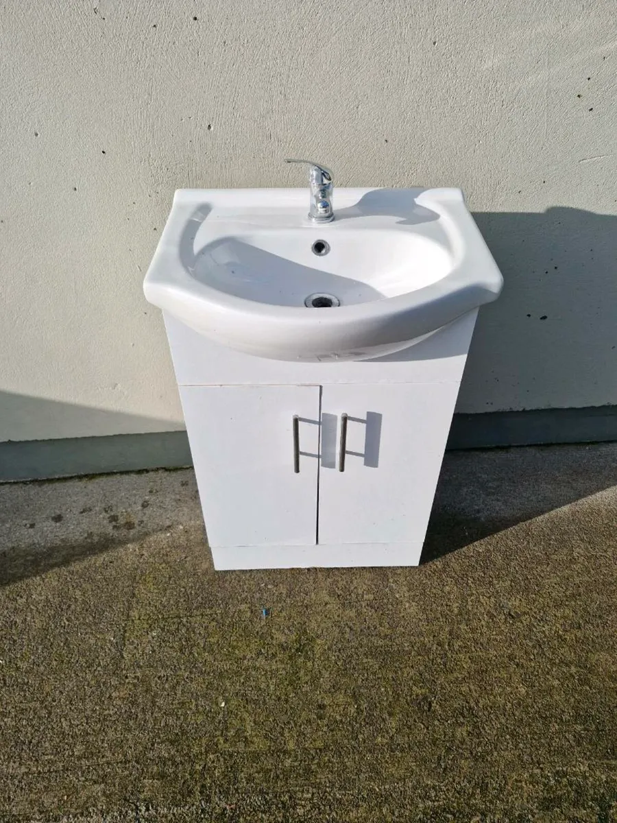 Vanity bathroom unit - Image 1