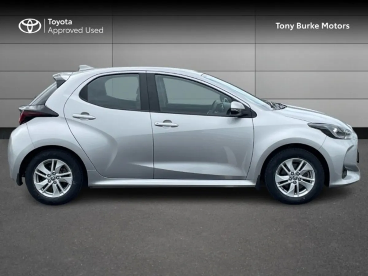 Toyota Yaris - Hybrid - New Generation - Luna Edit - Image 3