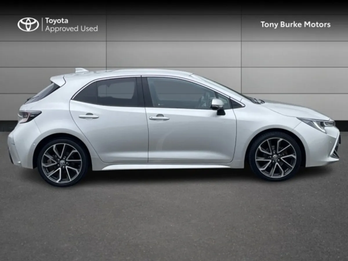 Toyota Corolla Hatchback 5dr Hybrid - Stunning &ld - Image 3