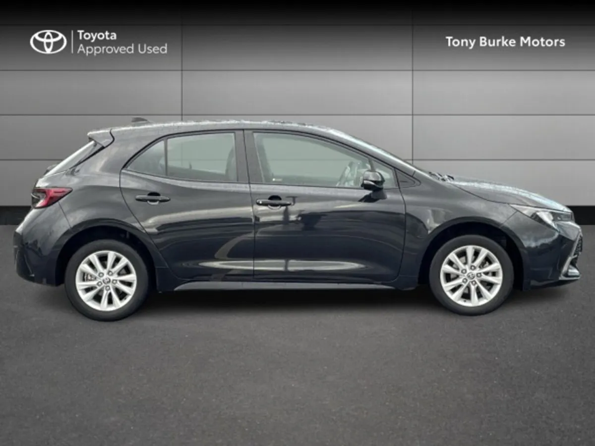 Toyota Corolla Hatchback 5dr Hybrid - Luna Edition - Image 3