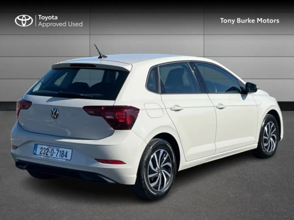 Volkswagen Polo Life Edition - 1.0i - Petrol - Man - Image 2
