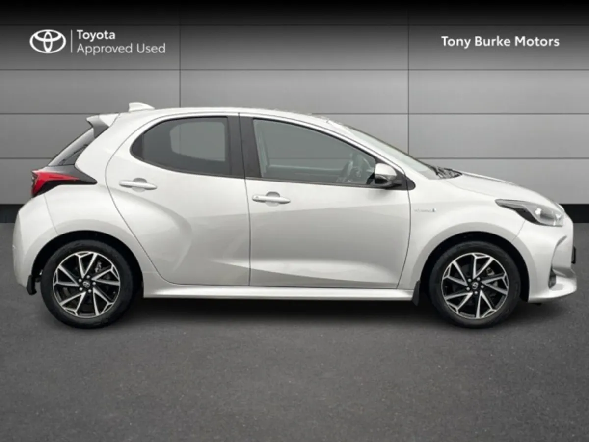 Toyota Yaris - Hybrid - LUNASPORT - 1.5 - 5dr - Au - Image 3
