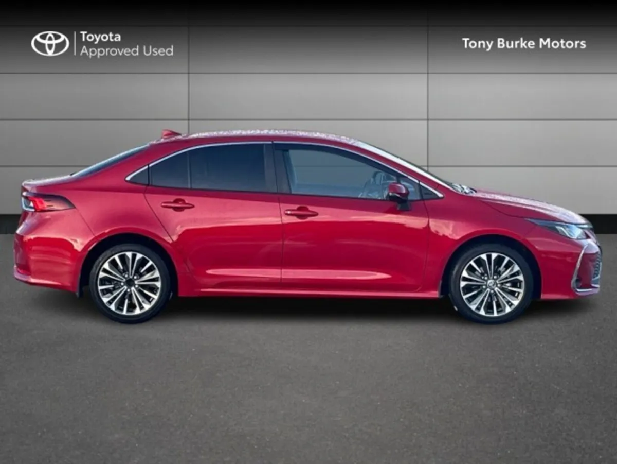 Toyota Corolla Saloon - LUNASPORT - Save EUR 4,800 - Image 3