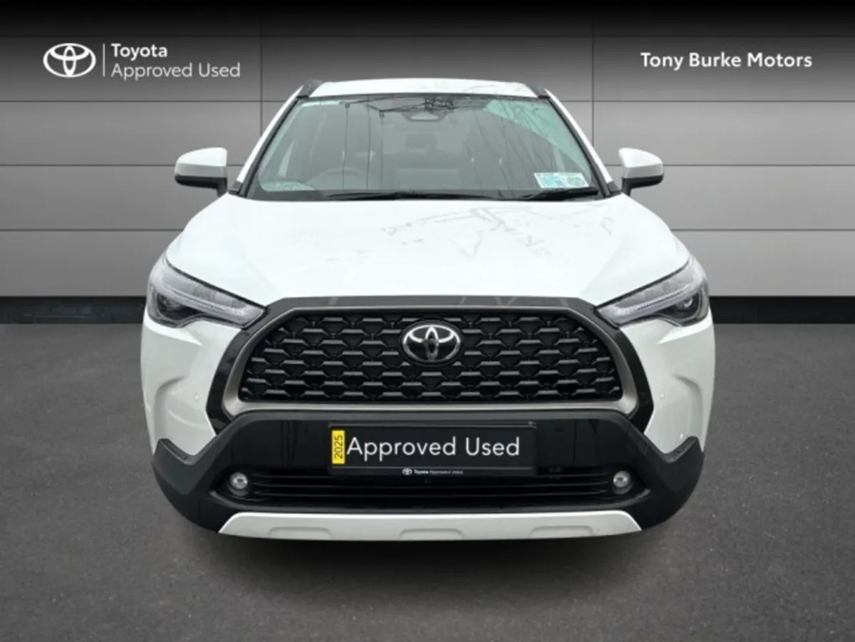 Toyota Corolla CROSS - Save EUR 4,500 - LunaSport - Image 4