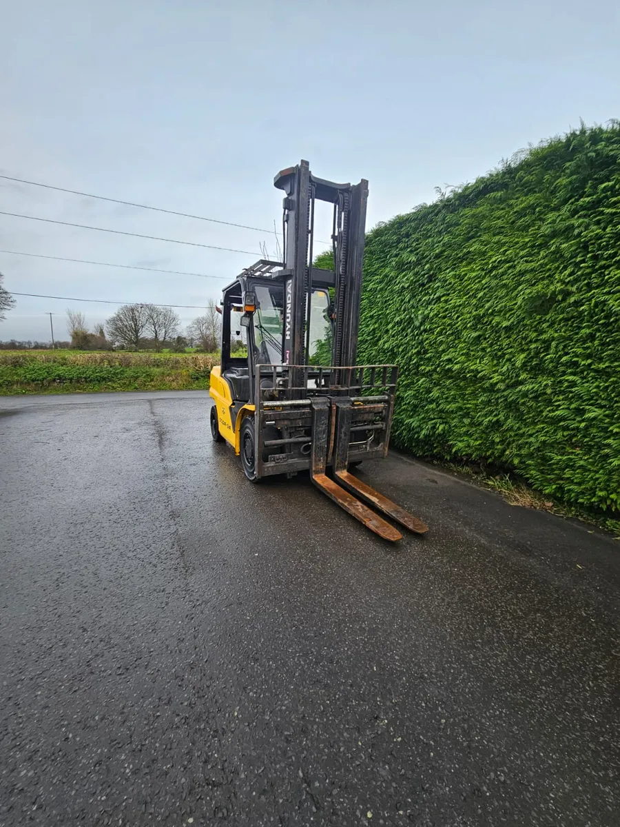 Hyundai 5 ton diesel forklift - Image 4