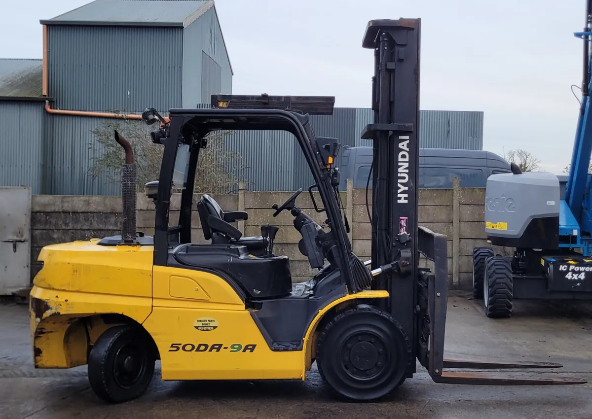 Hyundai 5 ton diesel forklift - Image 2