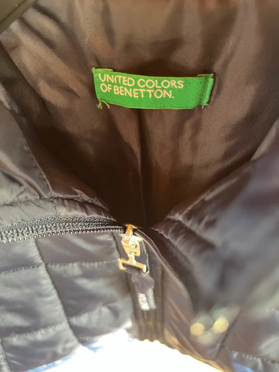 Kids navy puffa jacket - Image 2