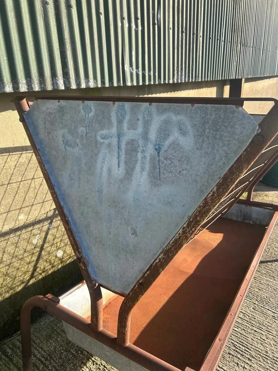 Cattle / Sheep Hay or Silage Rack And Meal Trough - Image 3