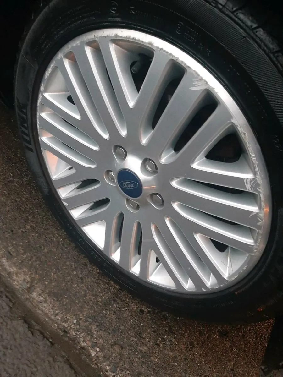 Ford mondeo ghia model - Image 2