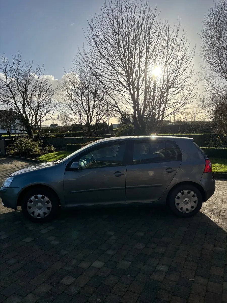 2009 Volkswagen Golf - Image 4