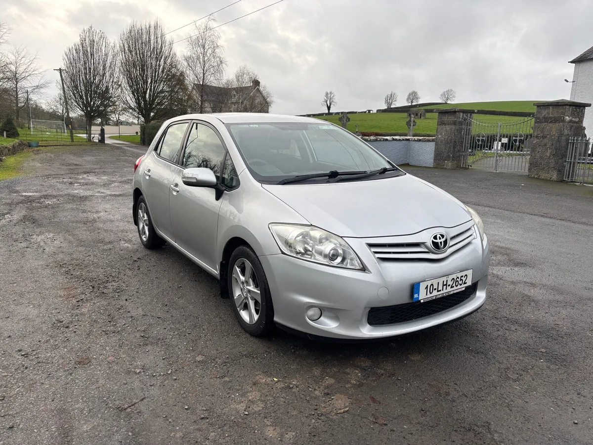 Toyota auris automatic - Image 1