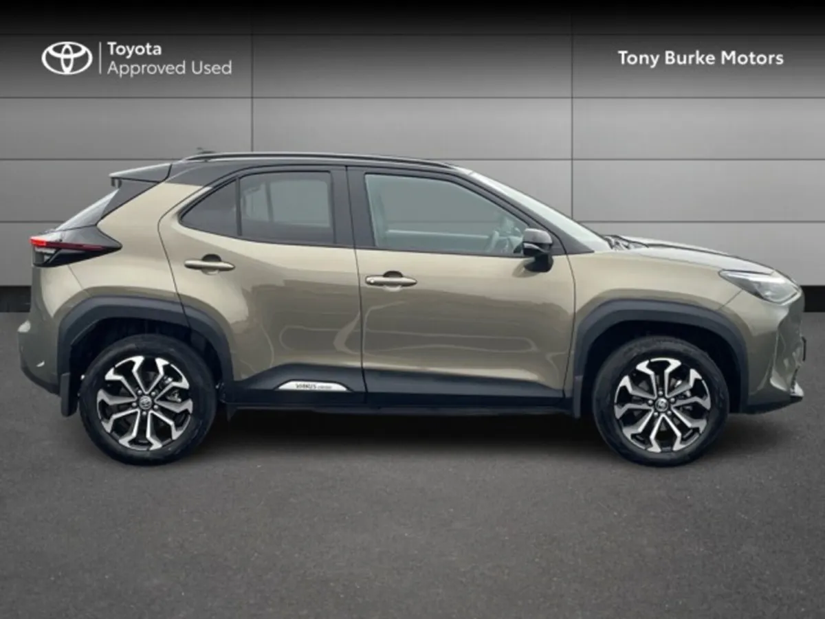 Toyota Yaris Cross - Save EUR 3,100 - LunaSport Bi - Image 3