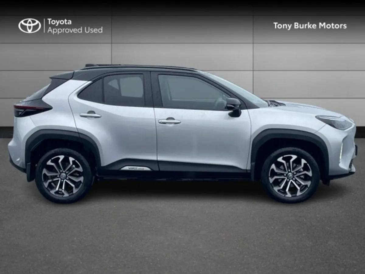 Toyota Yaris Cross - Save EUR 4,100 - LunaSport Bi - Image 3
