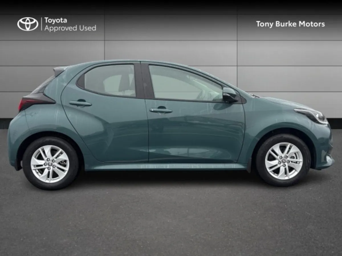 Toyota Yaris - Save EUR 2,600 - Luna - 1.5 Hybrid - Image 3
