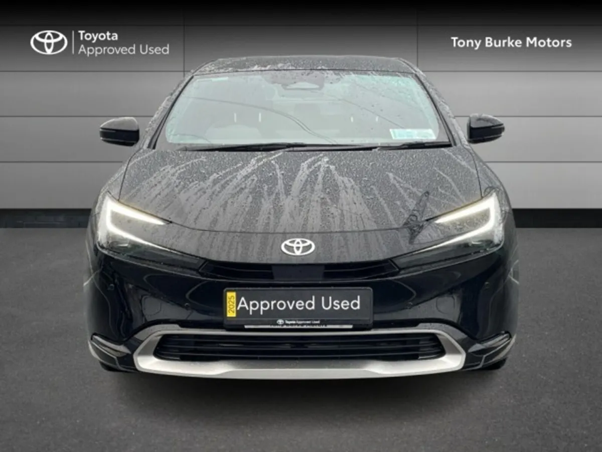 Toyota Prius PHEV - Plug-In Hybrid - Save EUR 8,00 - Image 4