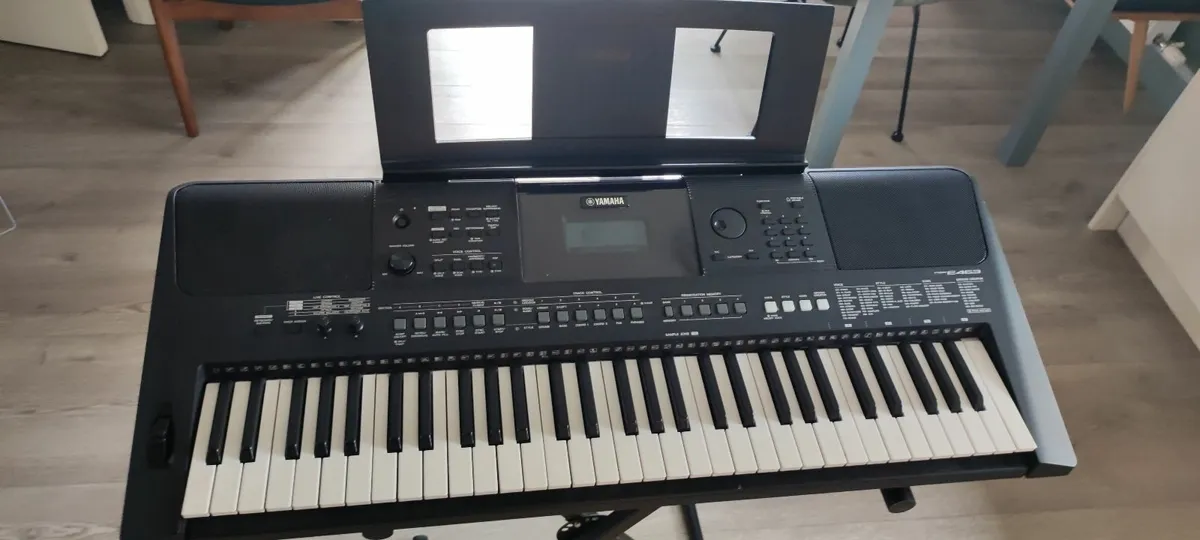 Yamaha E463 Keyboard - Image 2